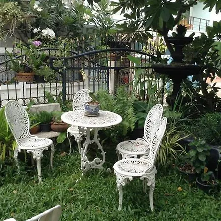 Baan Somboon Guesthouse